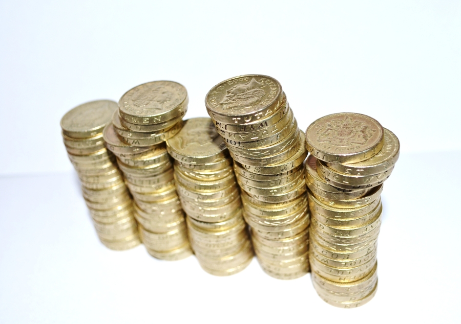 What is the minimum wage in the UK?